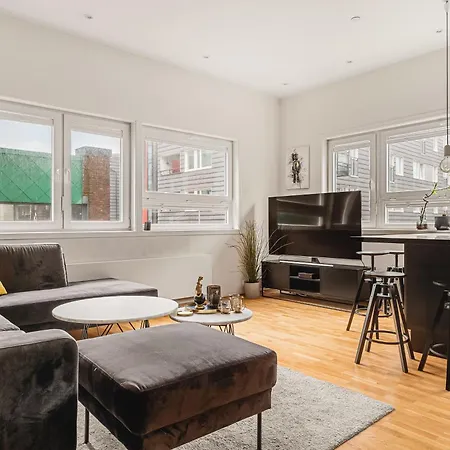 Dinbnb I 78sqm For The Family I Balcony & Near The Sea Apartment *